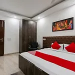 Hotel O Premium Rooms Chhatarpur