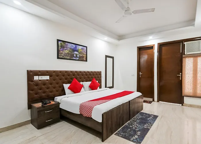 Hotel O Premium Rooms Chhatarpur