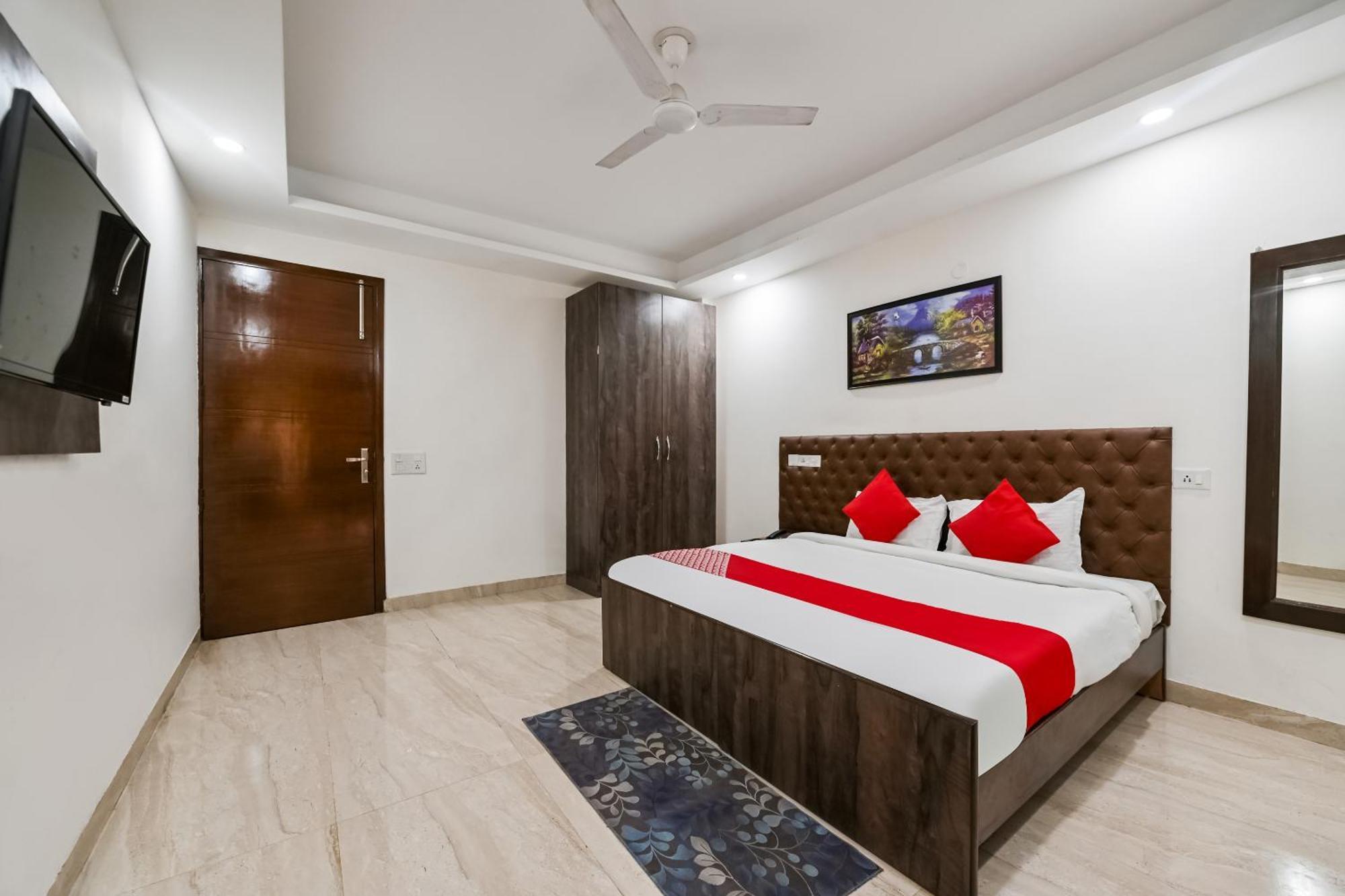 Hotel O Premium Chhatarpur *